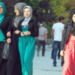 Hijab, l’abbigliamento delle donne musulmane: islamico o culturale? (Hujjatulislam S. M. Rizvi)